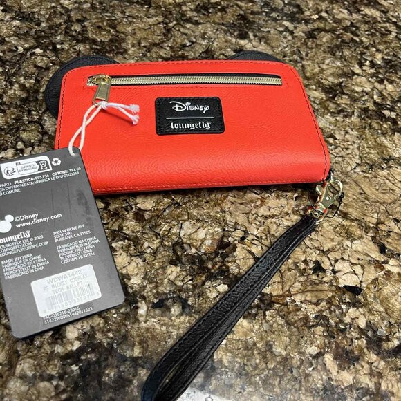 BRAND NEW WITH TAGS DISNEY LOUNGEFLY MICKEY COSPLAY TECH WALLET - Picture 4 of 6